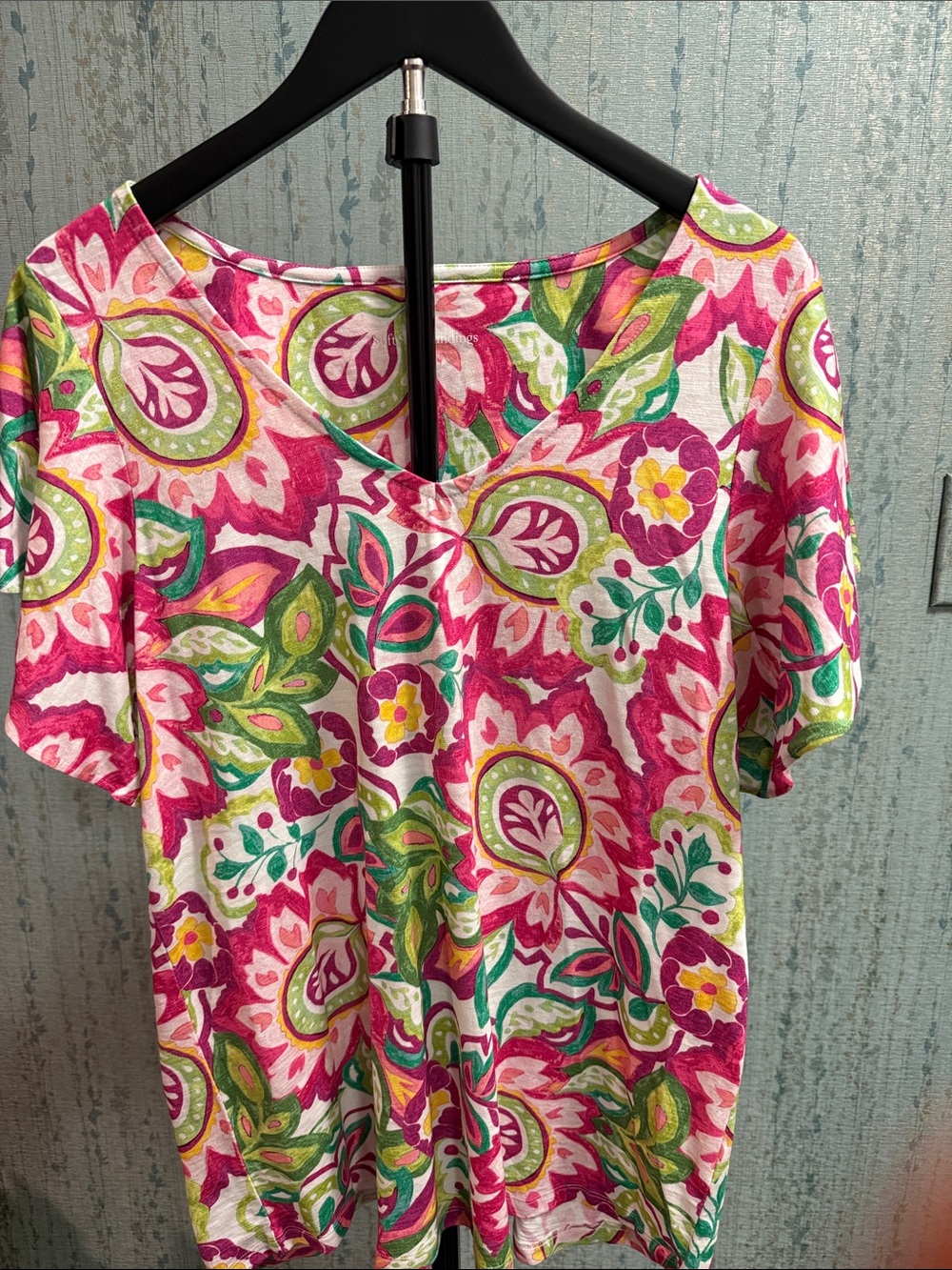 Soft Surroundings Pink & Green Floral V-Neck Short Sleeve Top